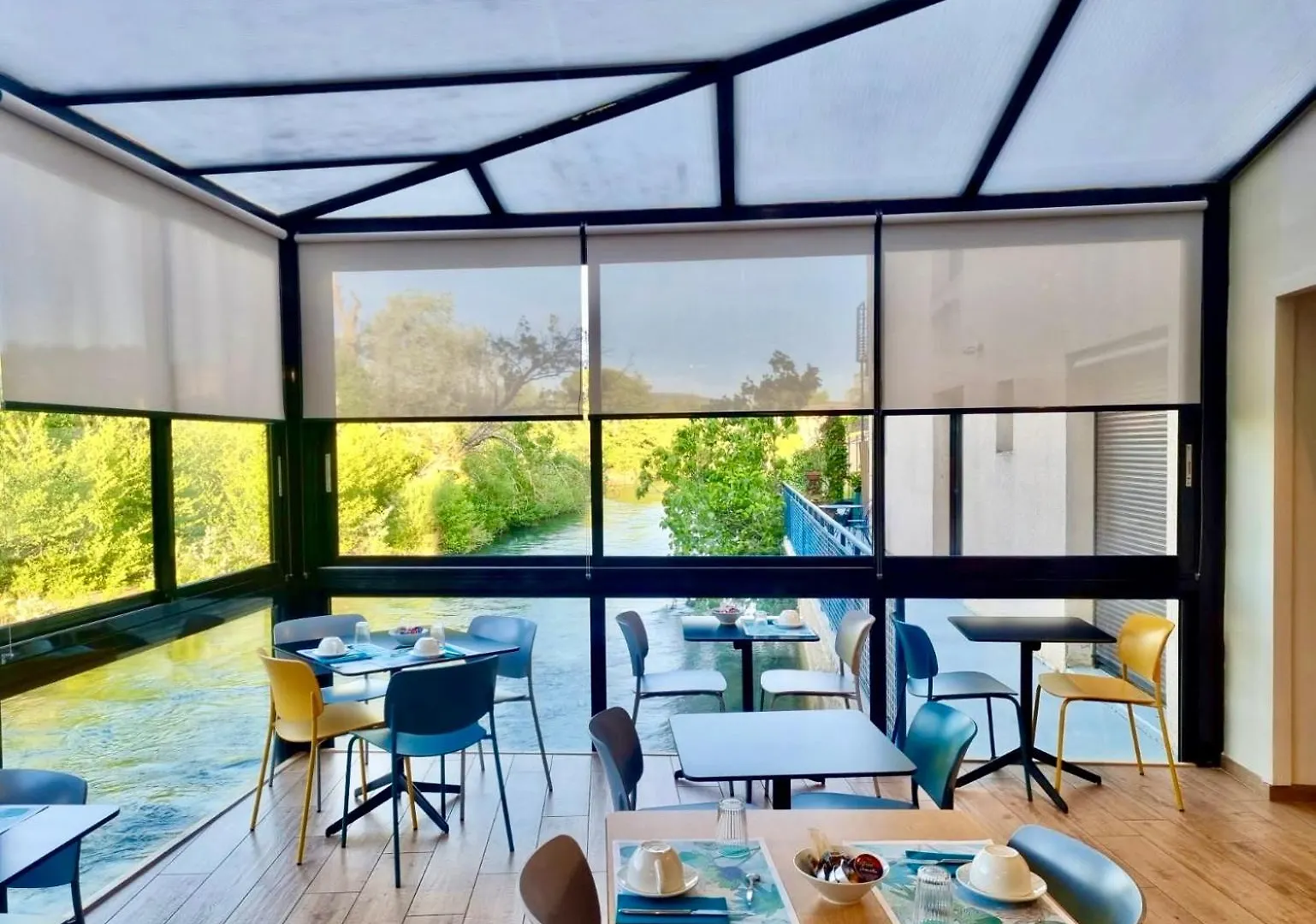 Hotel Cantosorgue LʼIsle-sur-la-Sorgue Francia